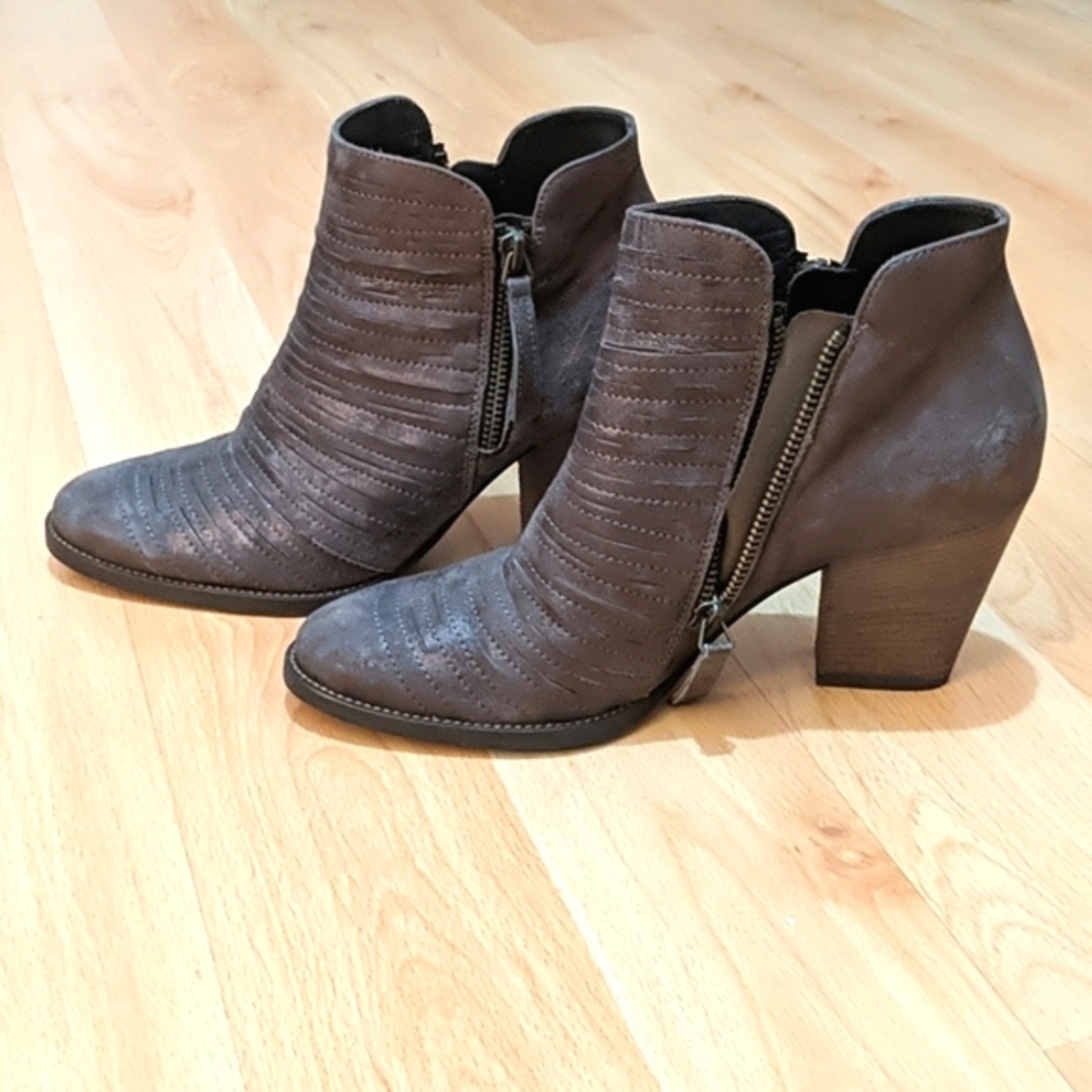 NWOT Paul Green Malibu Sliced Bootie